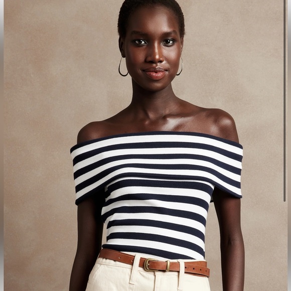 Banana Republic Tops - ❌SOLD❌Banana Republic Off Shoulder Top